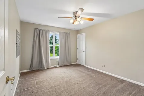 335 Belmont Court Grayslake IL 60030