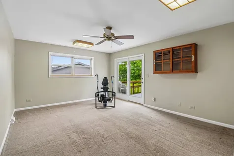 335 Belmont Court Grayslake IL 60030