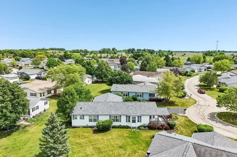 335 Belmont Court Grayslake IL 60030