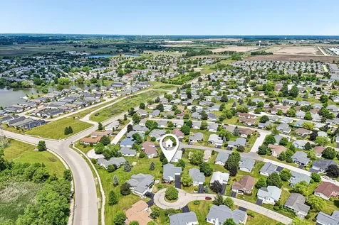 335 Belmont Court Grayslake IL 60030