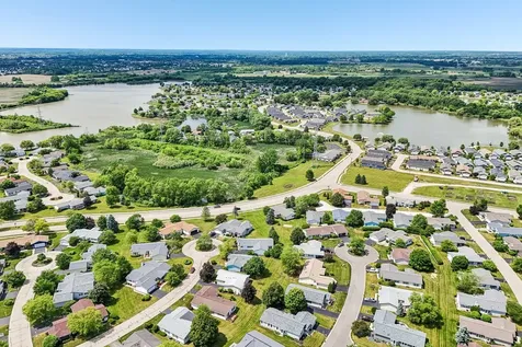 335 Belmont Court Grayslake IL 60030