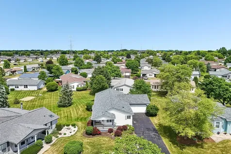 335 Belmont Court Grayslake IL 60030