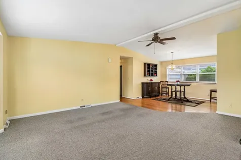 335 Belmont Court Grayslake IL 60030