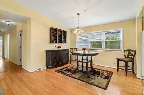 335 Belmont Court Grayslake IL 60030