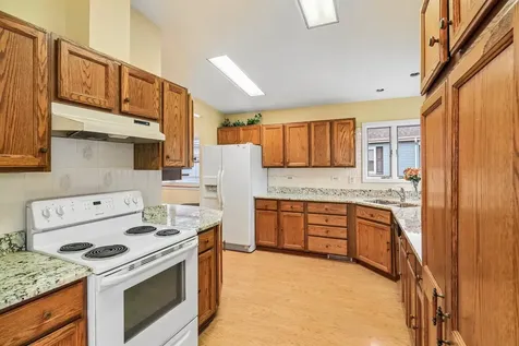 335 Belmont Court Grayslake IL 60030