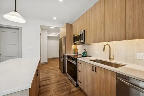 1341 West Estes Avenue Chicago IL 60626
