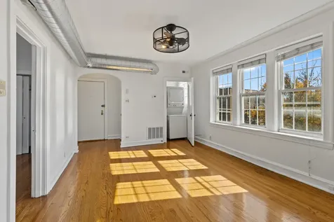 3050 West Cornelia Street Chicago IL 60618