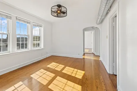 3050 West Cornelia Street Chicago IL 60618