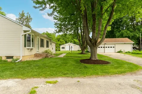 698 North 2853rd Road Lasalle IL 61301