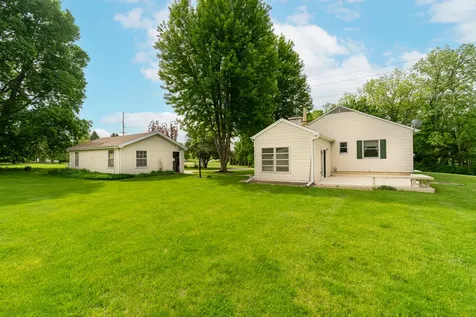 698 North 2853rd Road Lasalle IL 61301