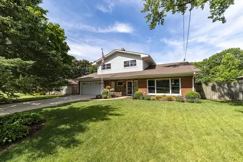 314 April Court North Aurora IL 60542