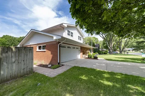 314 April Court North Aurora IL 60542