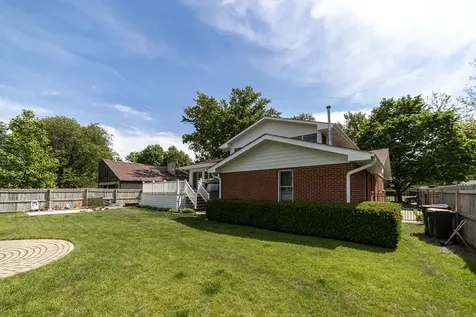 314 April Court North Aurora IL 60542