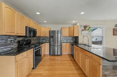 1191 White Street Des Plaines IL 60016