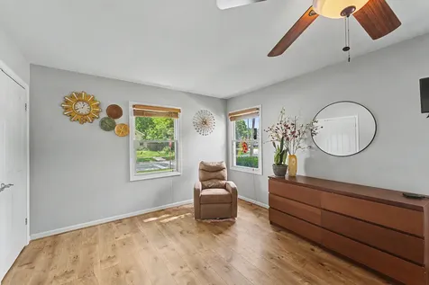 1191 White Street Des Plaines IL 60016