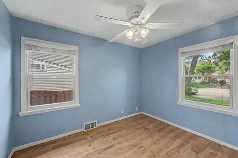 1191 White Street Des Plaines IL 60016