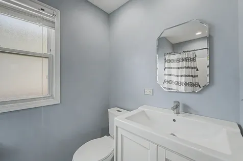 1191 White Street Des Plaines IL 60016