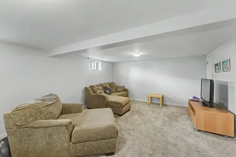1191 White Street Des Plaines IL 60016