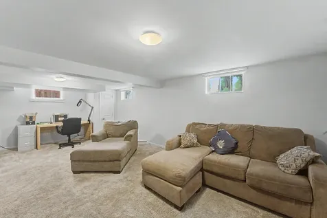 1191 White Street Des Plaines IL 60016