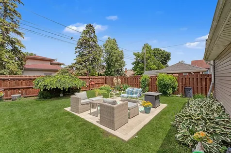 1191 White Street Des Plaines IL 60016