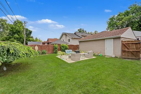 1191 White Street Des Plaines IL 60016