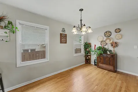 1191 White Street Des Plaines IL 60016