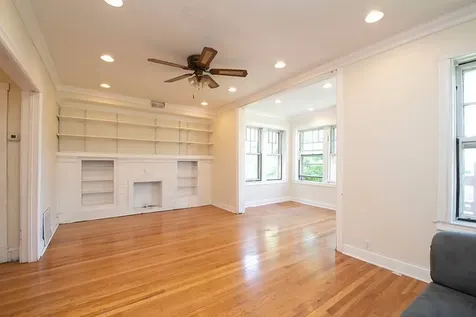 4825 North Sawyer Avenue Chicago IL 60625