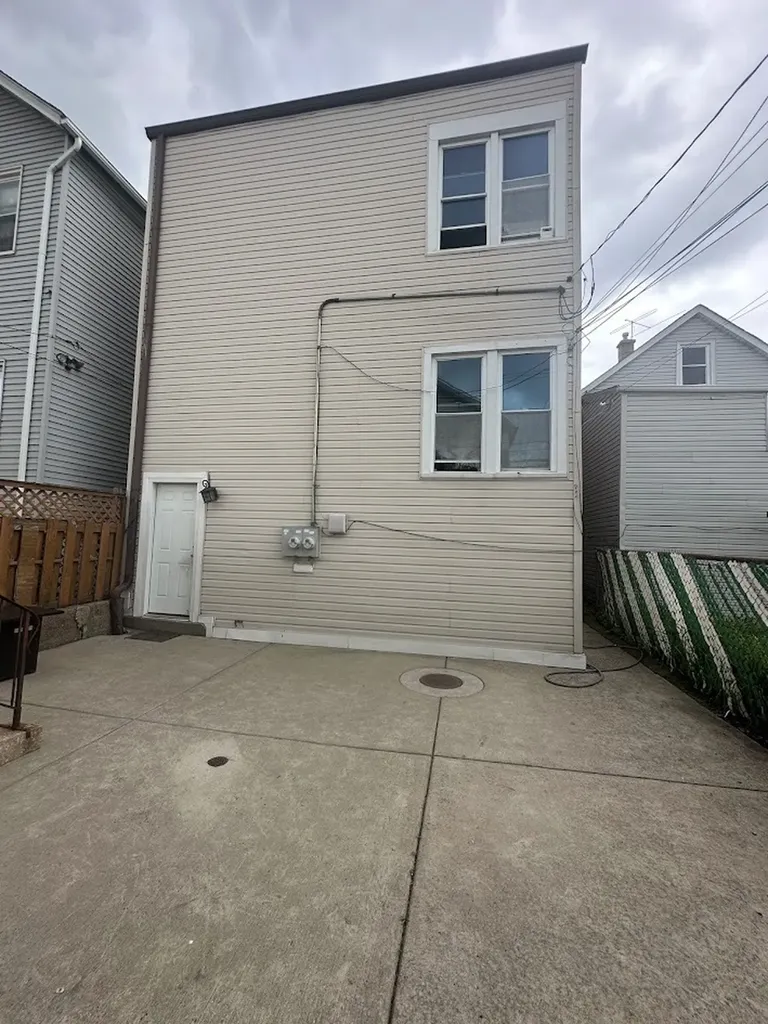 10634 South Avenue O Chicago IL 60617