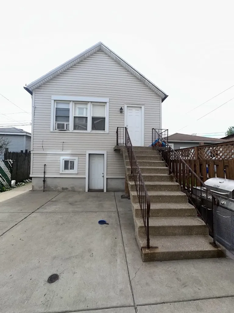 10634 South Avenue O Chicago IL 60617
