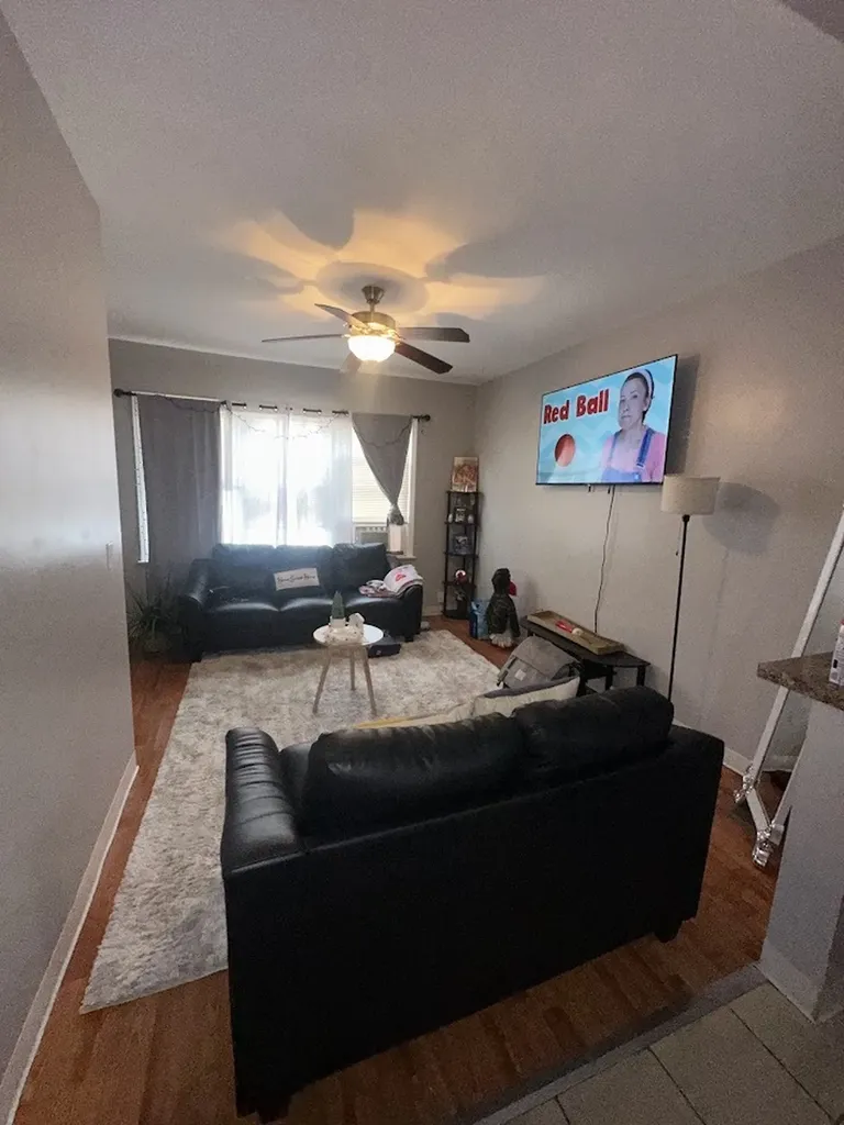 10634 South Avenue O Chicago IL 60617