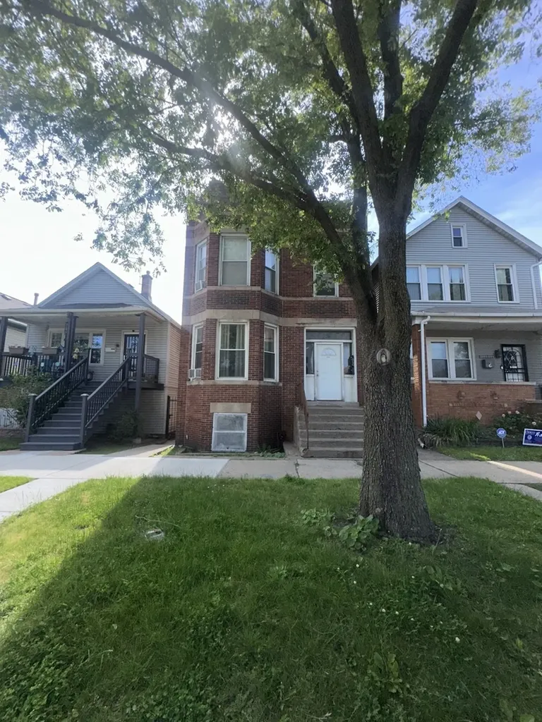 10634 South Avenue O Chicago IL 60617