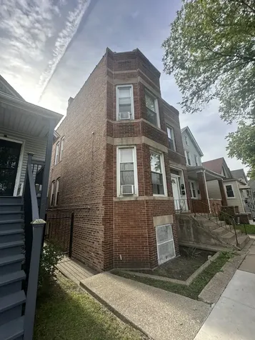 10634 South Avenue O Chicago IL 60617