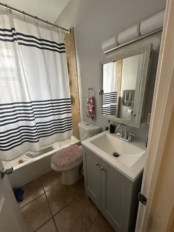 10634 South Avenue O Chicago IL 60617