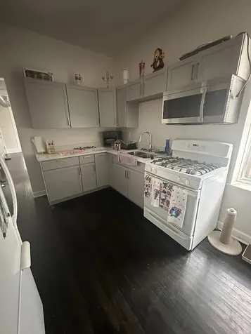 10634 South Avenue O Chicago IL 60617