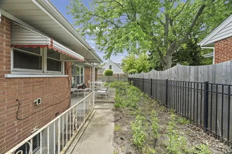 7946 Lotus Avenue Morton Grove IL 60053
