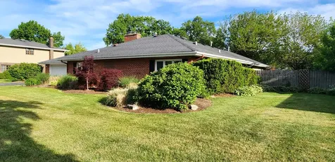 160 South Spring Oaks Drive Wood Dale IL 60191
