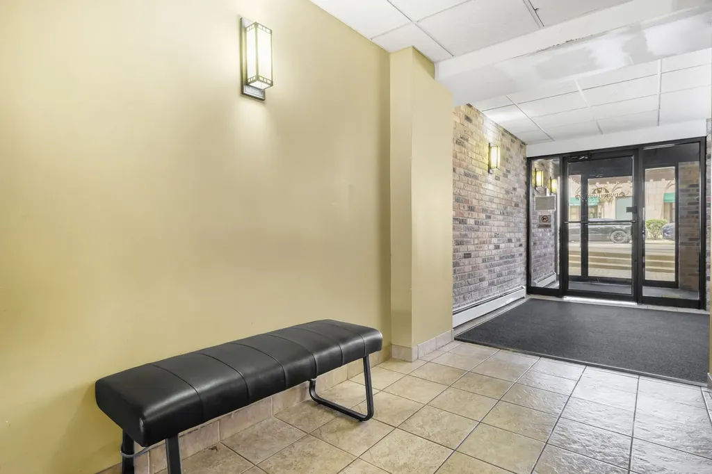 611 West Patterson Avenue Chicago IL 60613
