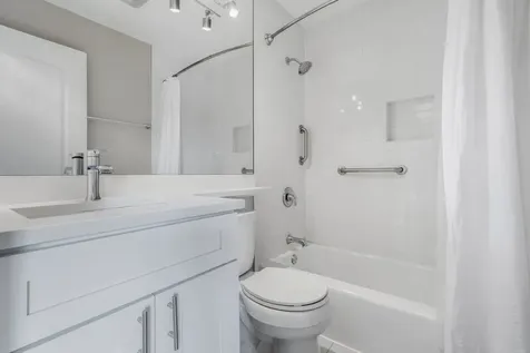 611 West Patterson Avenue Chicago IL 60613