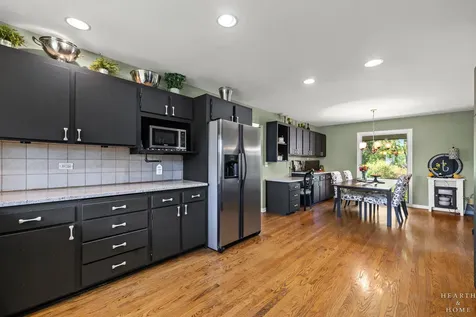 8929 Robin Hill Road Drive Woodstock IL 60098