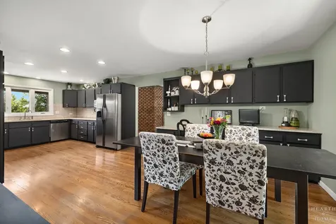 8929 Robin Hill Road Drive Woodstock IL 60098