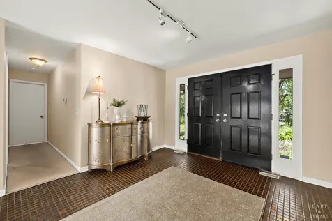 8929 Robin Hill Road Drive Woodstock IL 60098