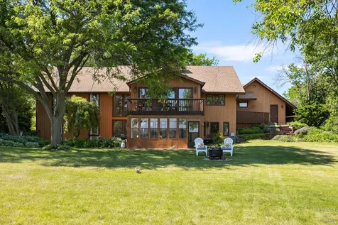 8929 Robin Hill Road Drive Woodstock IL 60098