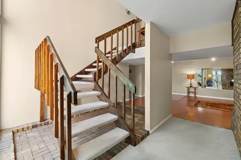 8929 Robin Hill Road Drive Woodstock IL 60098