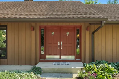 8929 Robin Hill Road Drive Woodstock IL 60098