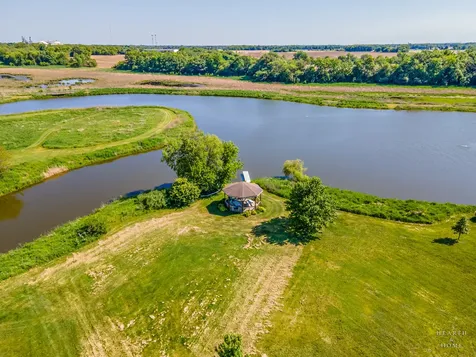 8929 Robin Hill Road Drive Woodstock IL 60098