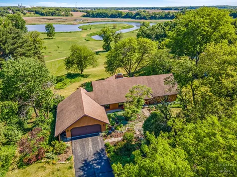 8929 Robin Hill Road Drive Woodstock IL 60098