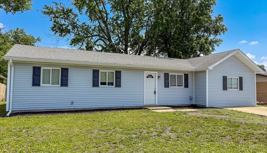 1516 North Mattis Avenue Champaign IL 61821