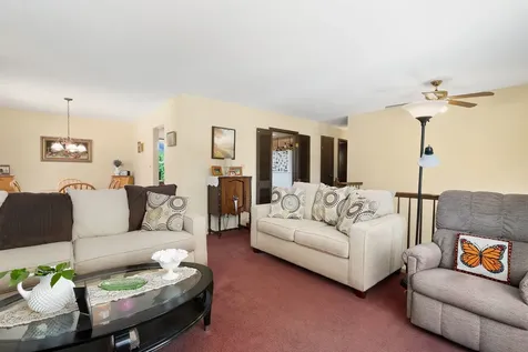 1140 Rosedale Lane Hoffman Estates IL 60169