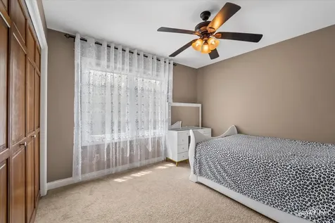 45 Briargate Circle Sugar Grove IL 60554