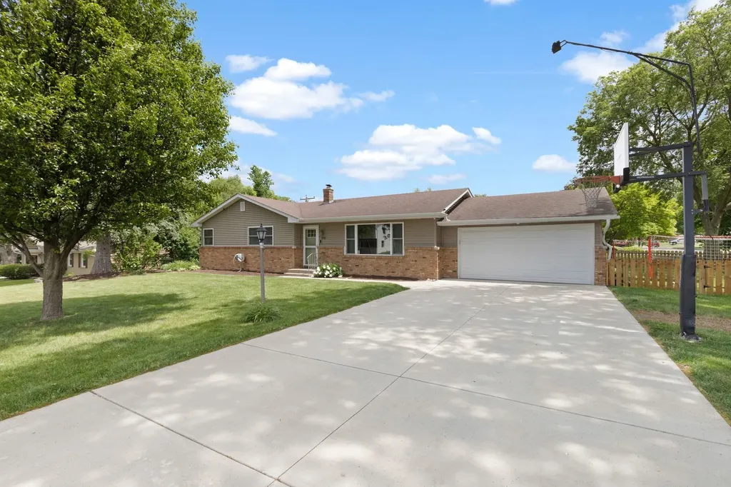 2103 Delcy Drive Rockford IL 61107
